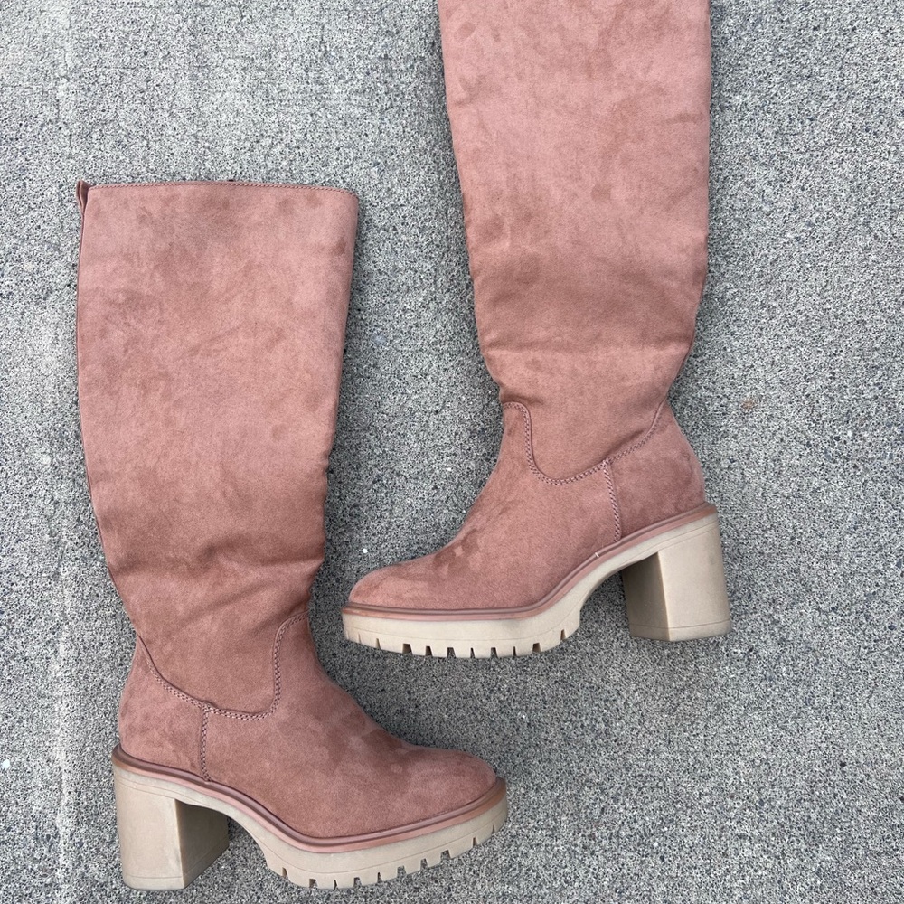 Women's Suede Knee-High Boots - Tan